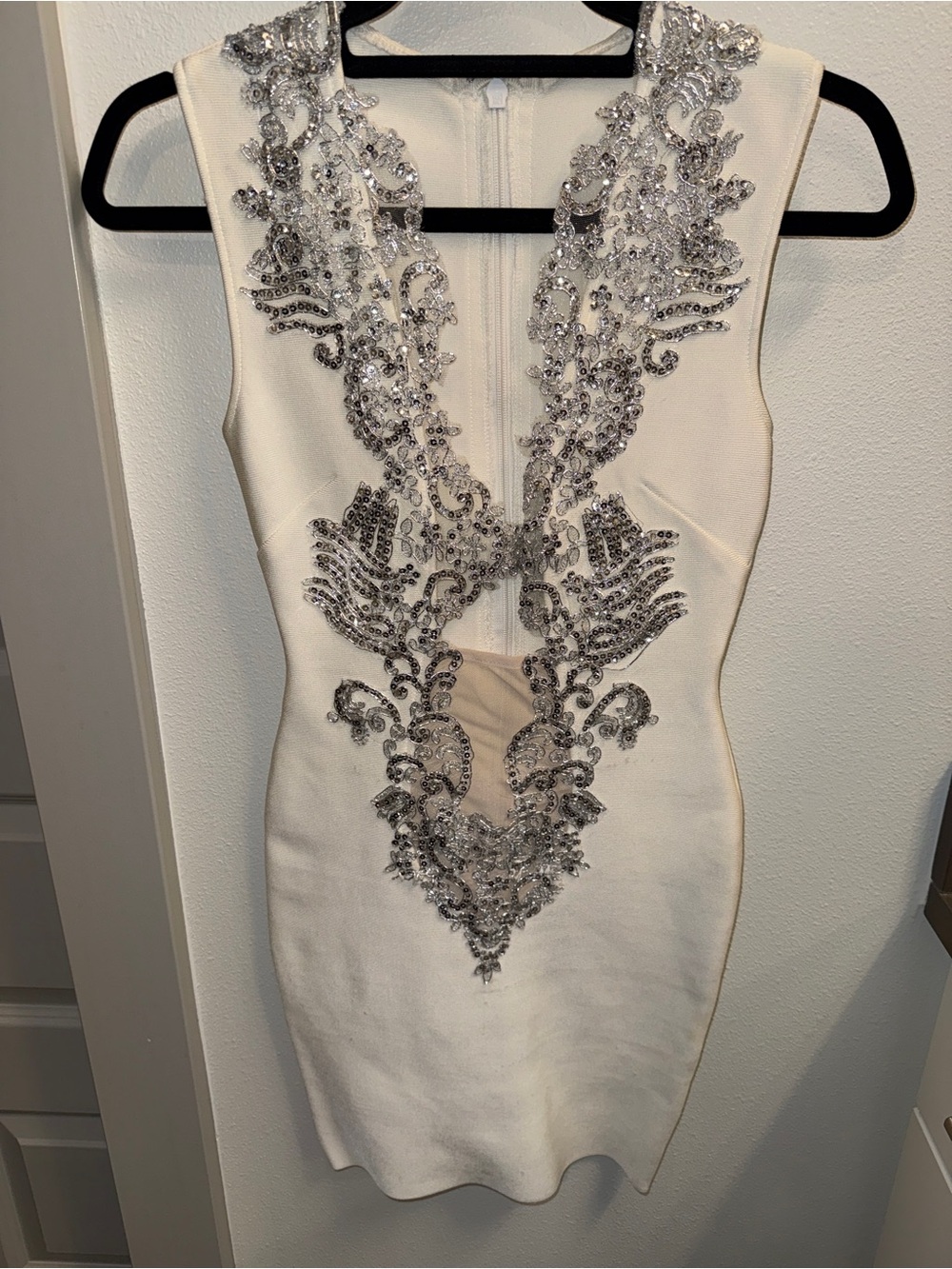 Embellished White Sleeveless Bodycon Dress